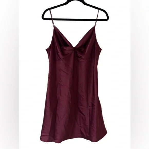 Princess Polly
Marilyn Mini Dress in Wine 
Size 12 - Picture 4 of 10